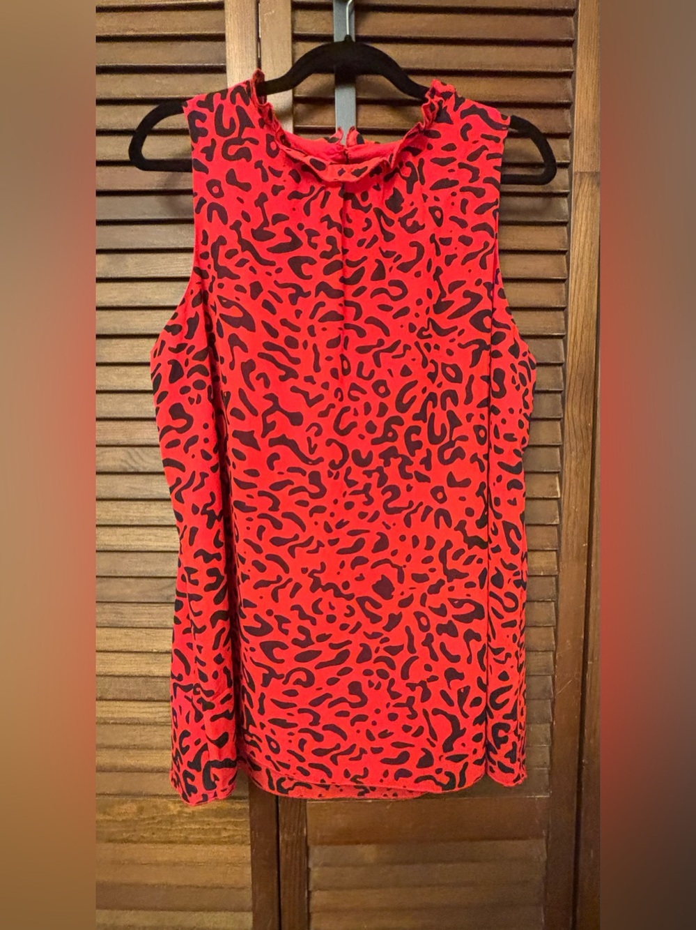 NEW Sleeveless Red Leopard-Print Blouse with Ruffled Neckline